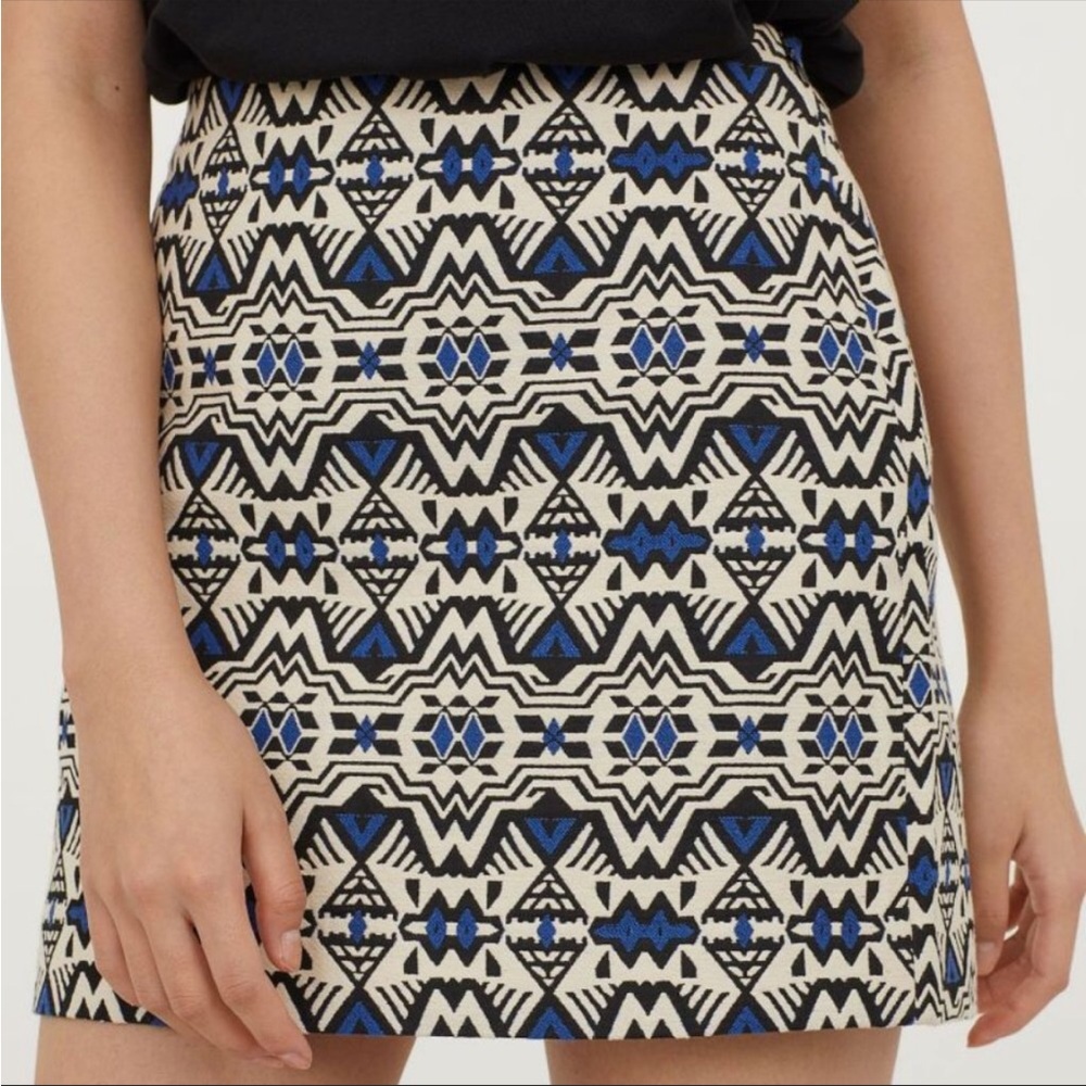 Divided Jacquard Weave Mini Skirt Size 8